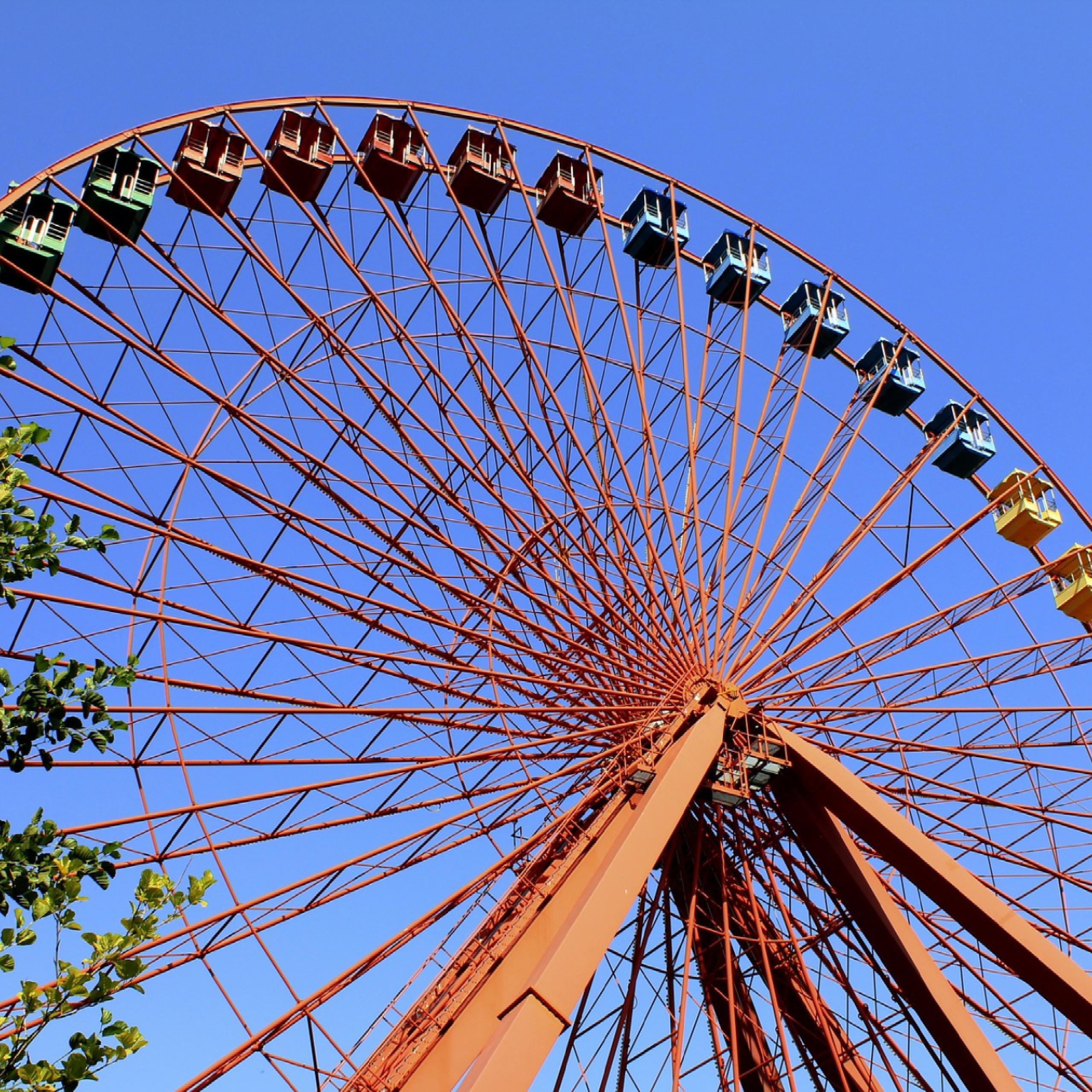 amusement park ferris wheel