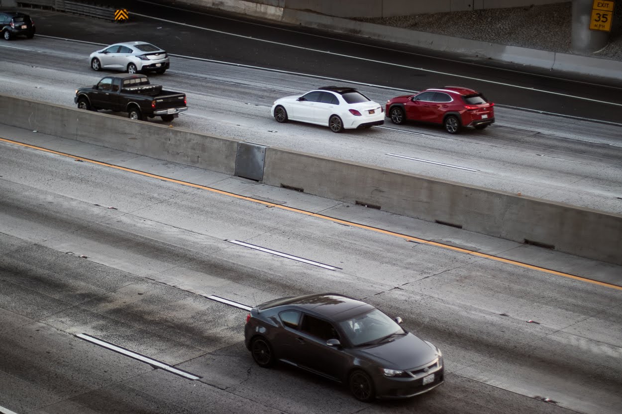 4/23 Philadelphia, PA – Injuries Reported in Serious Car Accident on I-95