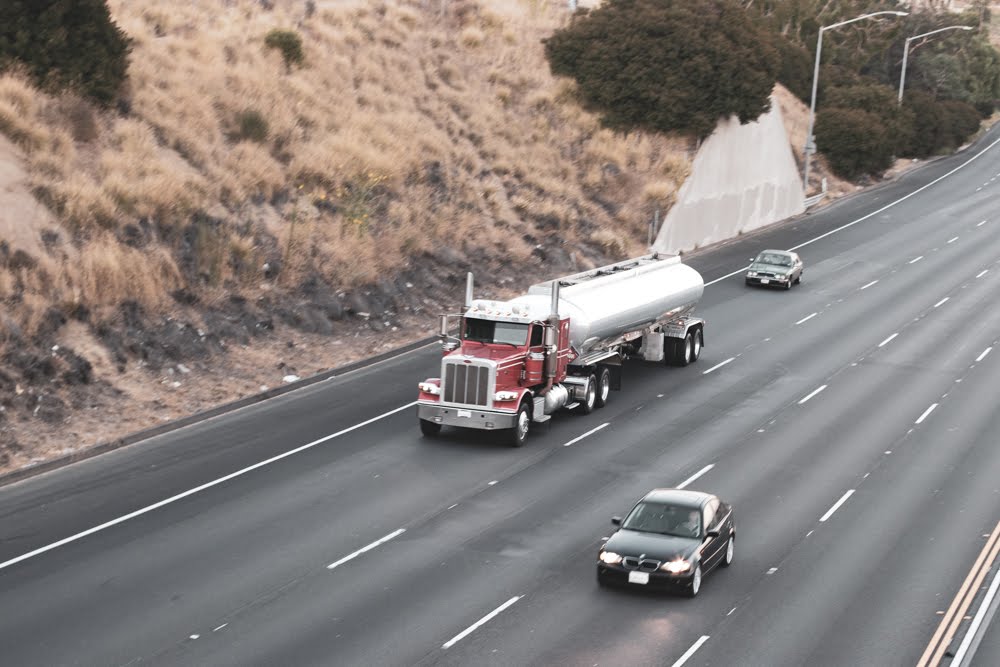 5/5 Philadelphia, PA – Tractor-Trailer Collision with Injuries in NB Lanes of I-95