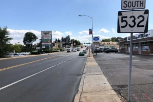 Slip and fall lawyer serving Bustleton Philadelphia assisting an injured client